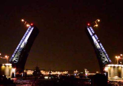 Шоу «Поющие мосты» в Санкт-Петербурге